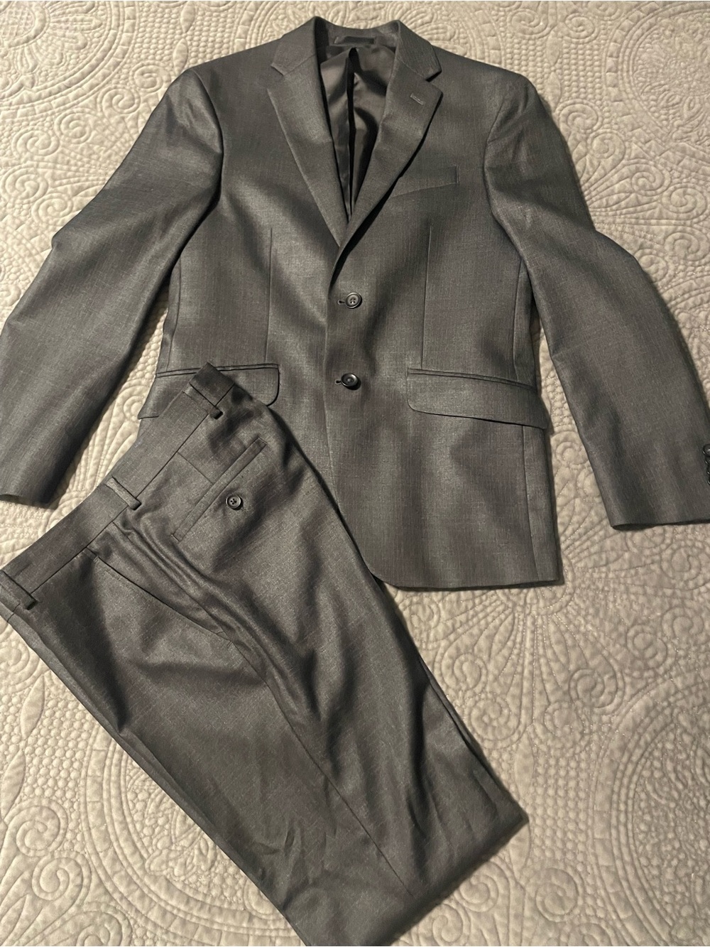 Reaction Kenneth Cole Men's Charcoal Gray Two-Piece Suit